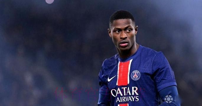 与皇马竞争 曼城有意葡体18岁左后卫努诺-门德斯